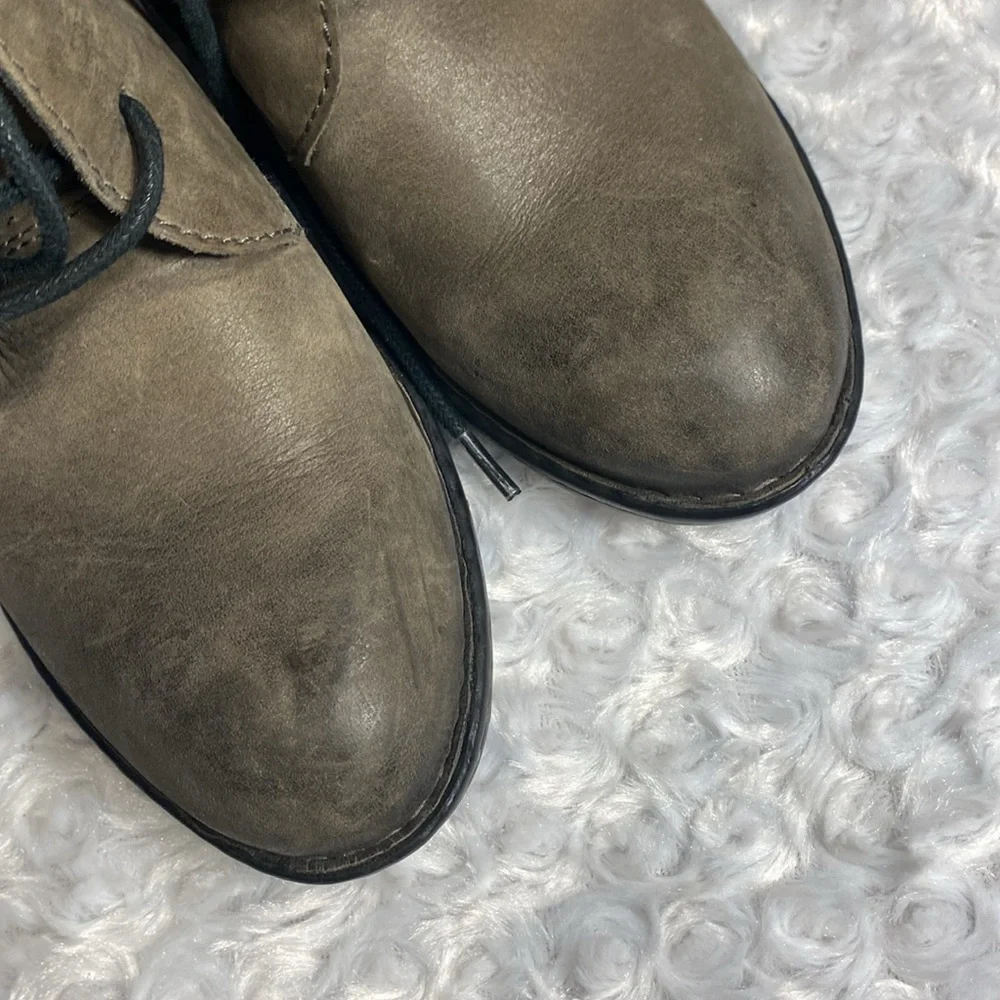 Born ankle leather booties size 8 tie slight heel beautifully distressed!! - Picture 10 of 12